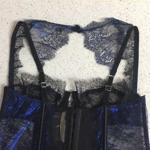 Victoria’s Secret Fashion Show Metallic Corset - Picture 8 of 8